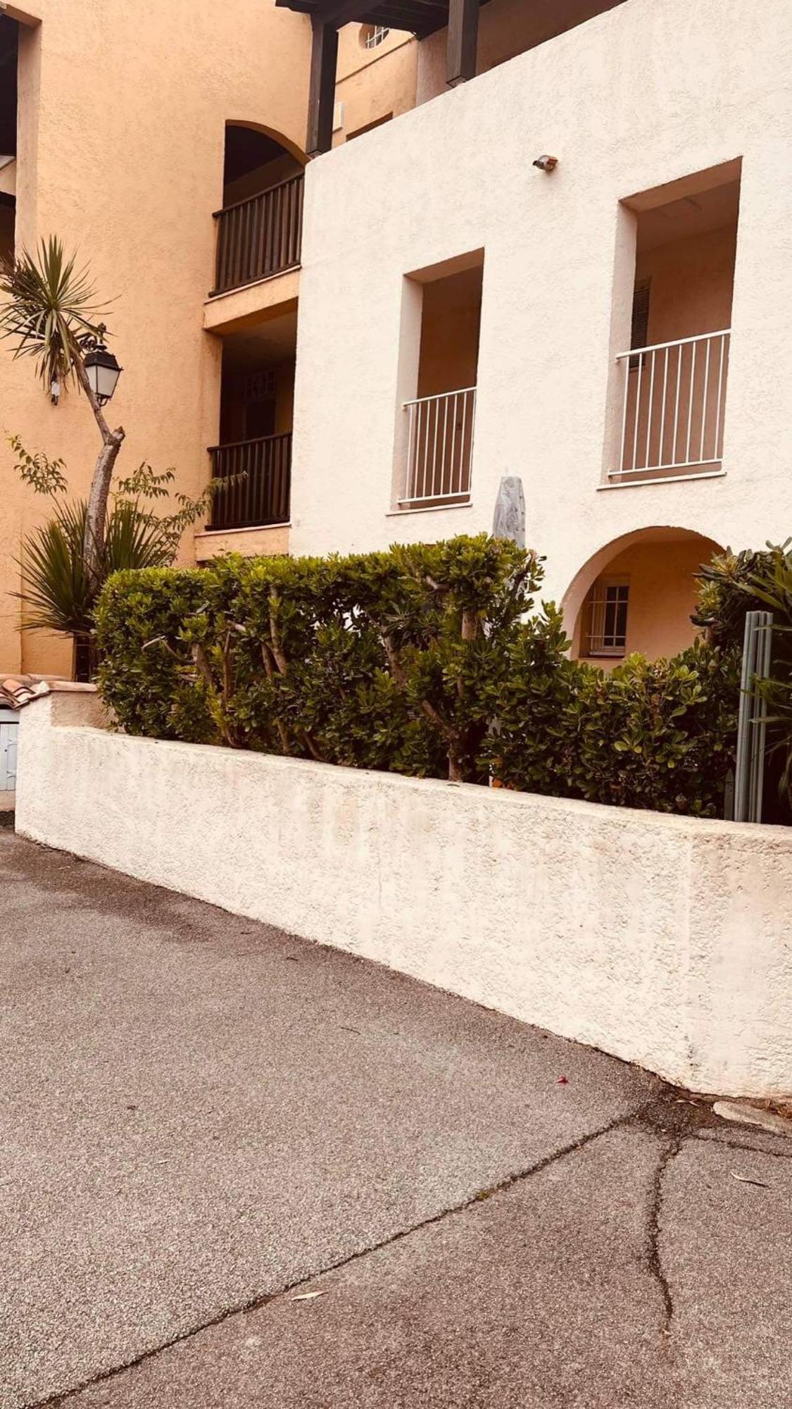 / / Marines De / Saint-tropez Apartment